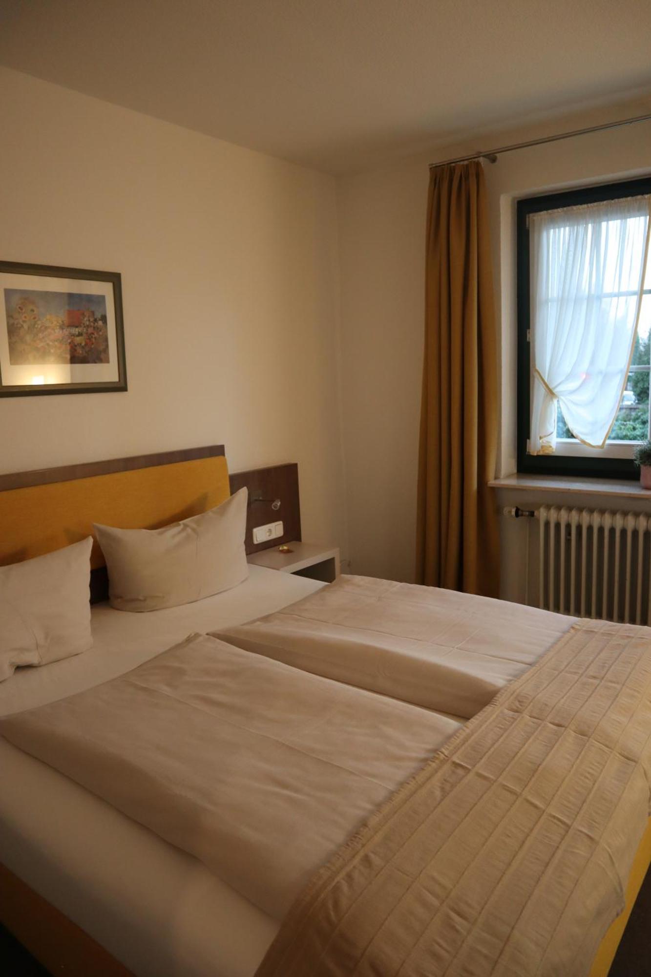 Hotel Gasthaus Zur Linde Seevetal Extérieur photo