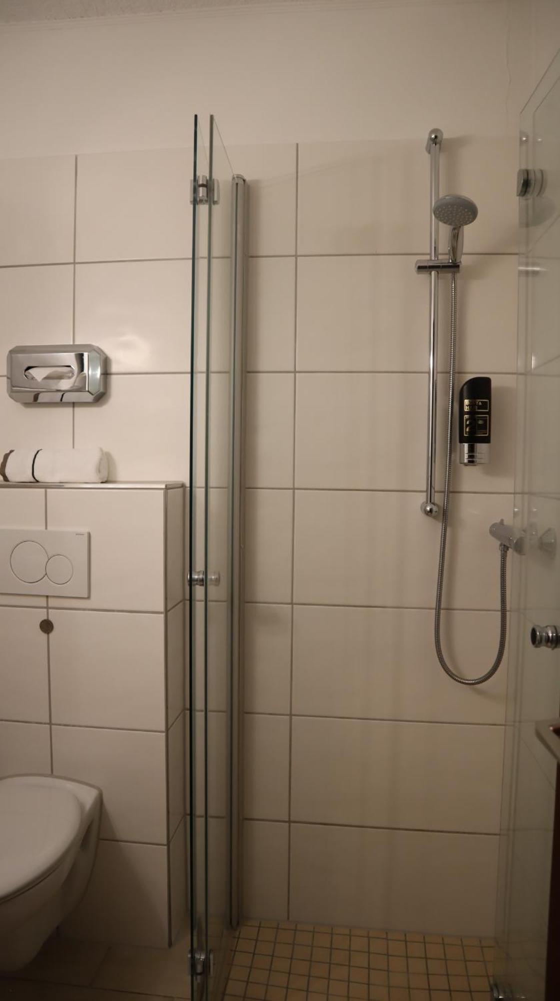Hotel Gasthaus Zur Linde Seevetal Extérieur photo
