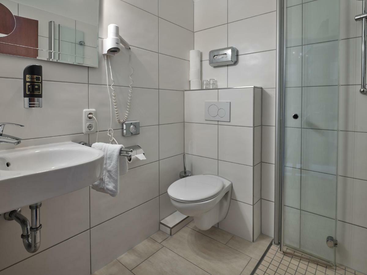 Hotel Gasthaus Zur Linde Seevetal Extérieur photo